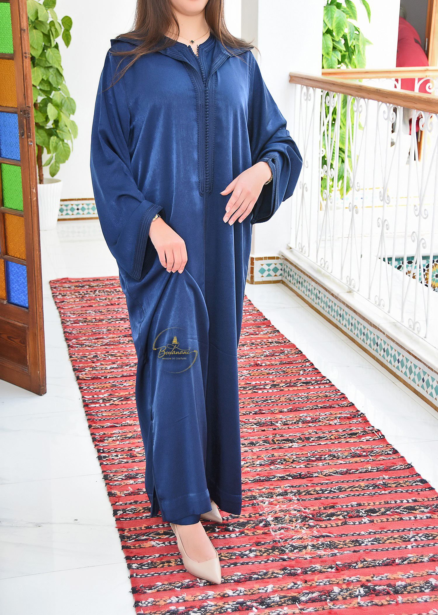 Jellaba bleu nuit "Aura Lilas" en Crêpe de Cady